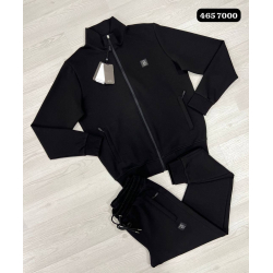 Спортивный мужской костюм...